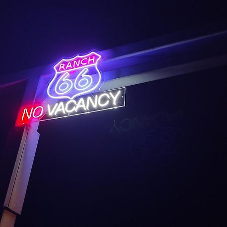 Ranch 66 - Moderni Tiny House Black Swallow Ve Stylu Route 66 Se Saunou A Bazenem Тршице Экстерьер фото