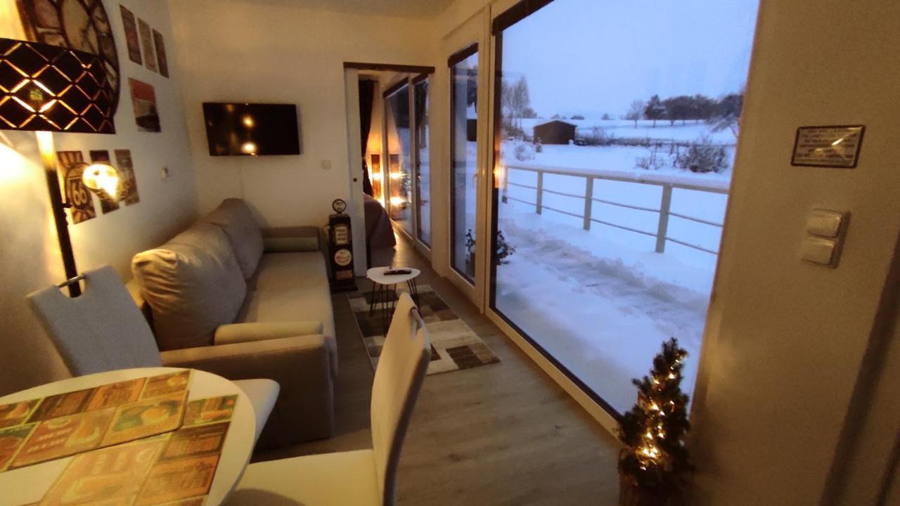 Ranch 66 - Moderni Tiny House Black Swallow Ve Stylu Route 66 Se Saunou A Bazenem Тршице Экстерьер фото