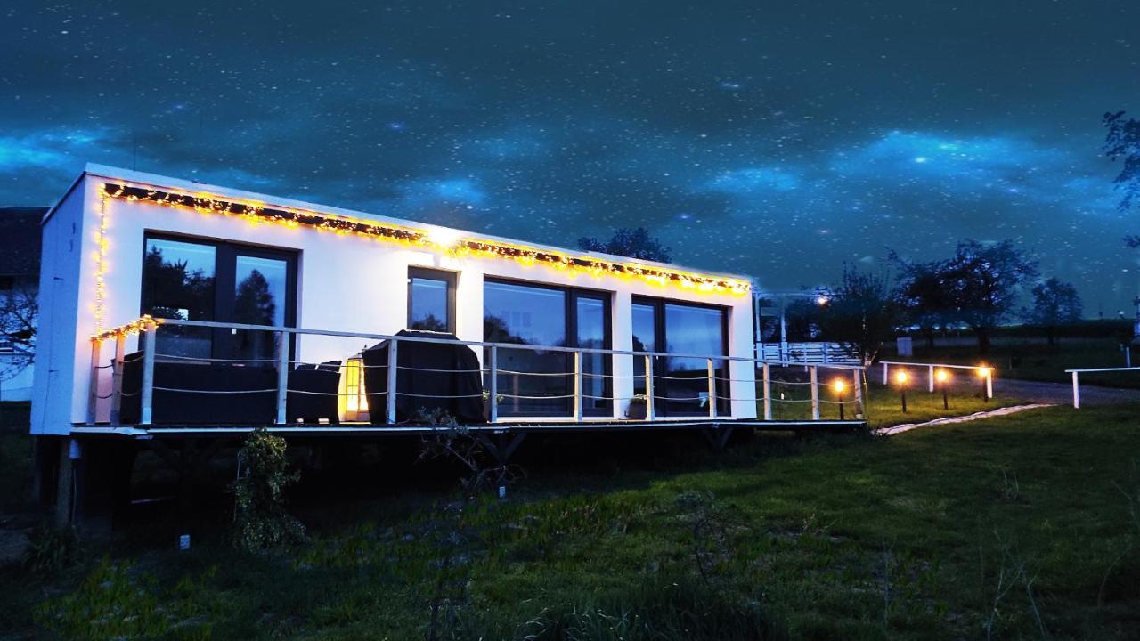 Ranch 66 - Moderni Tiny House Black Swallow Ve Stylu Route 66 Se Saunou A Bazenem Тршице Экстерьер фото